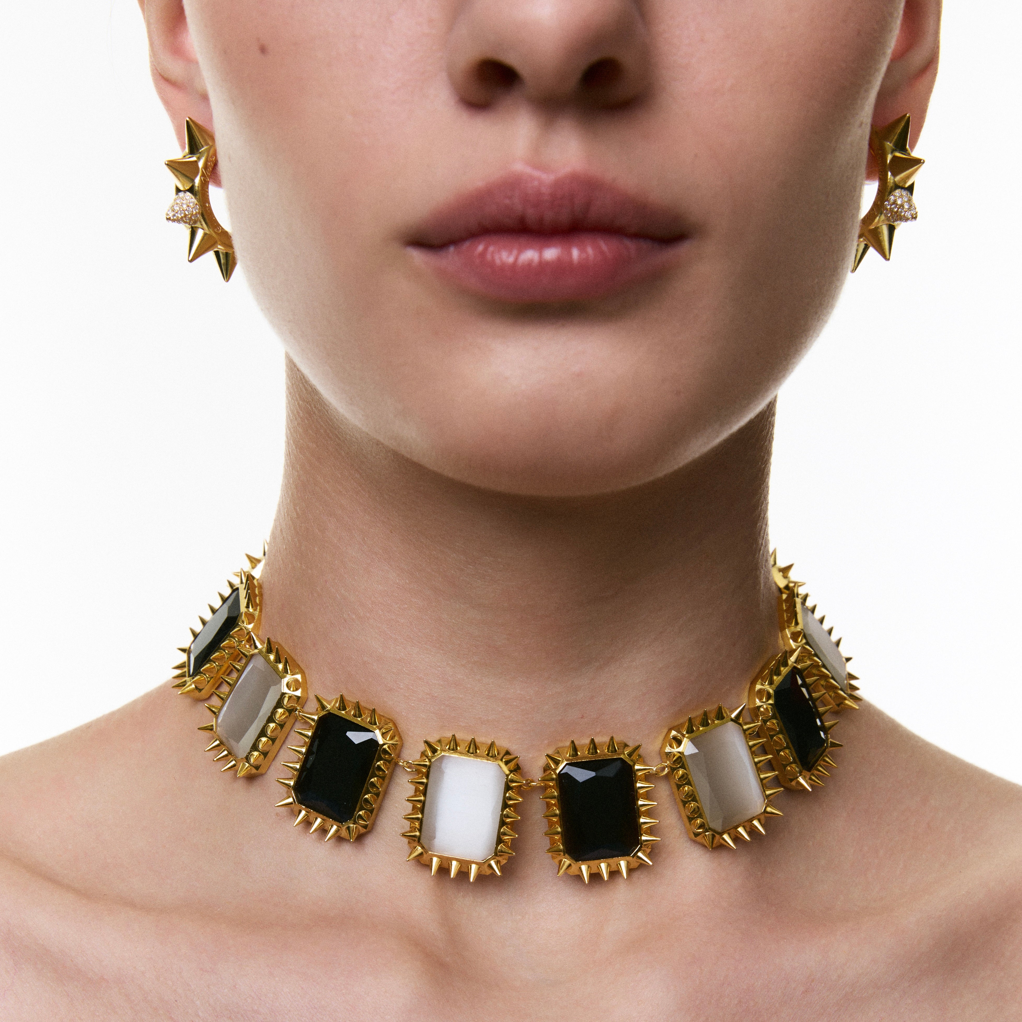 "The Thorn" Earrings Gold | Beauty Matters