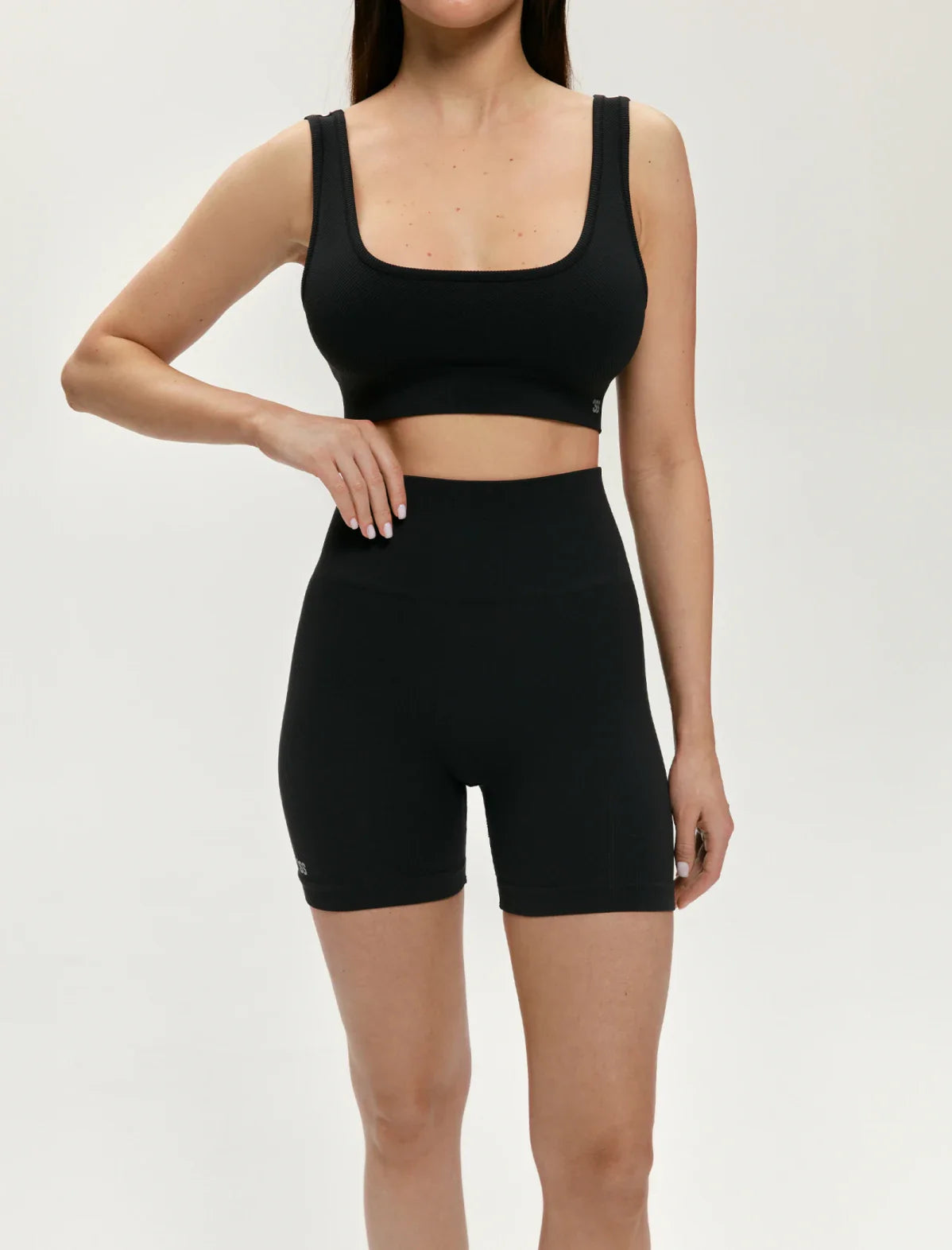 SEAMLESS RIBBED SHORTS DARK GRAPHITE | Beauty Matters